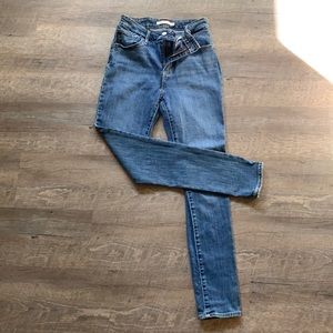 Levi’s high rise skinny jean